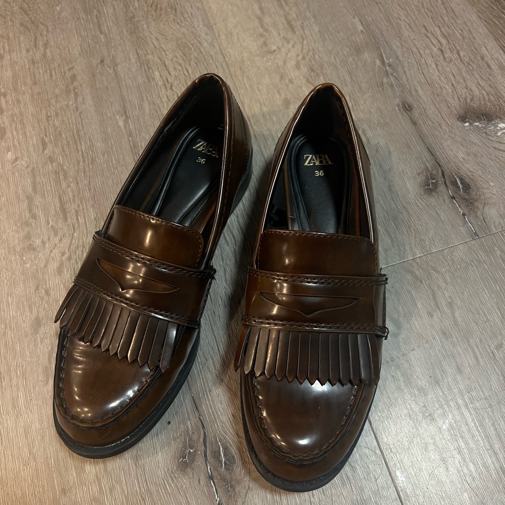 Zara women’s Brown Loafers